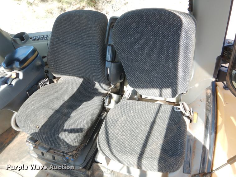 image for item DI3711 2003 Challenger MT765  tractor