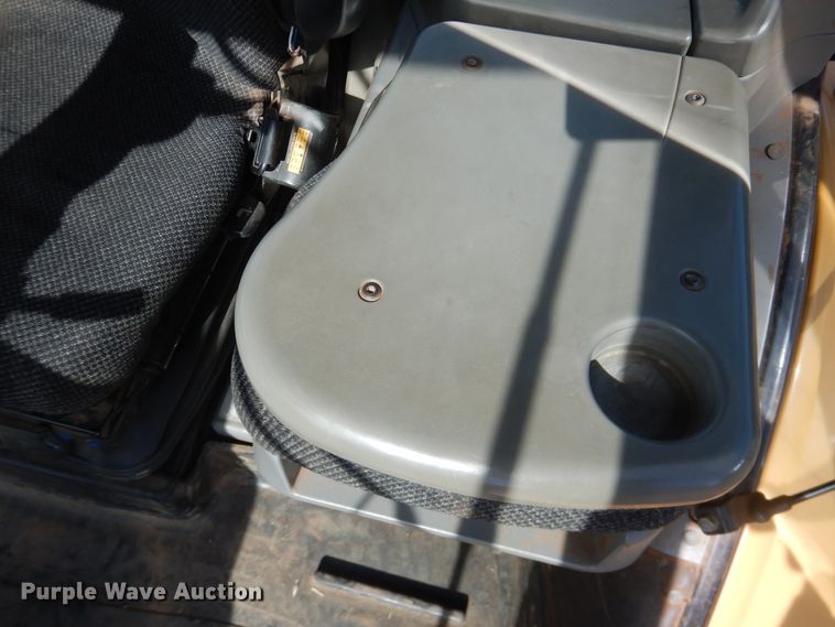 image for item DI3711 2003 Challenger MT765  tractor