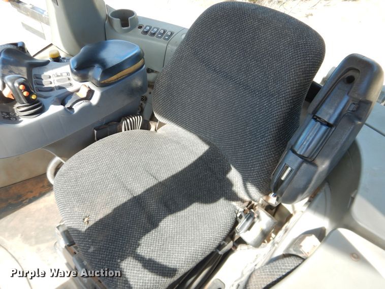 image for item DI3711 2003 Challenger MT765  tractor