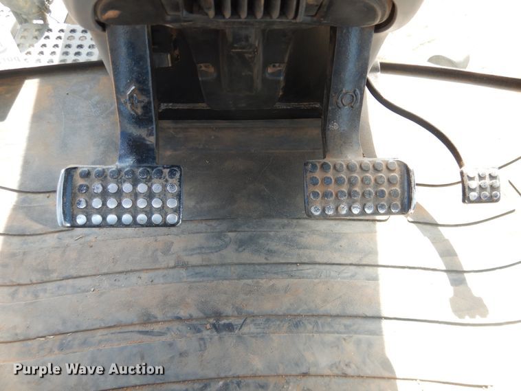 image for item DI3711 2003 Challenger MT765  tractor