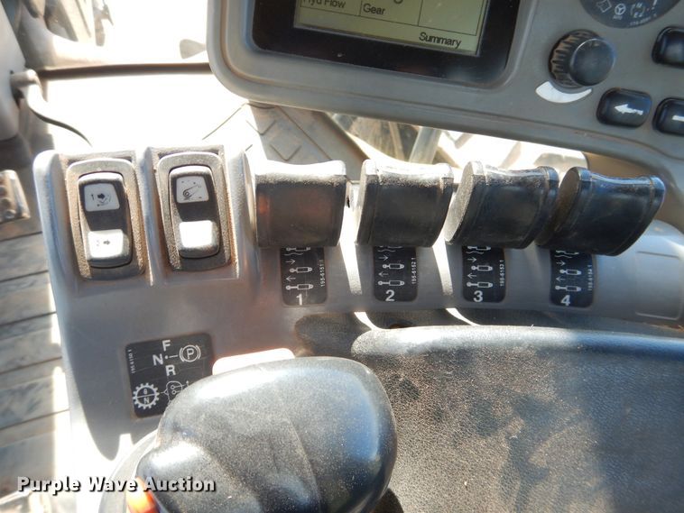 image for item DI3711 2003 Challenger MT765  tractor