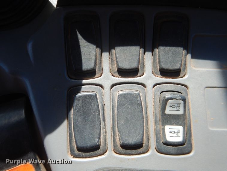 image for item DI3711 2003 Challenger MT765  tractor