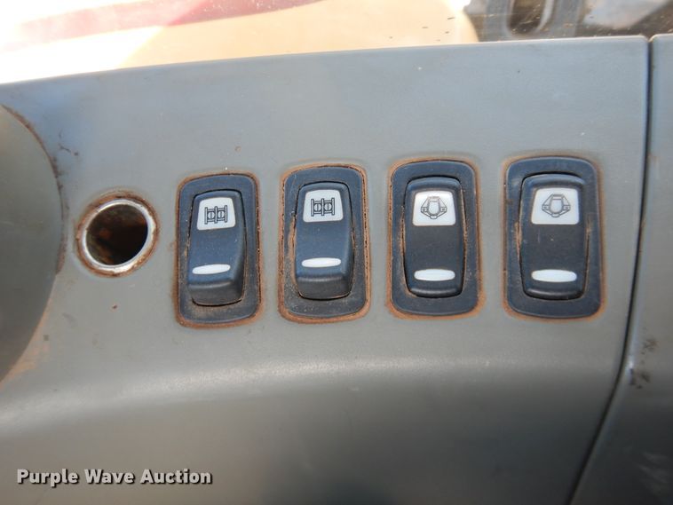 image for item DI3711 2003 Challenger MT765  tractor