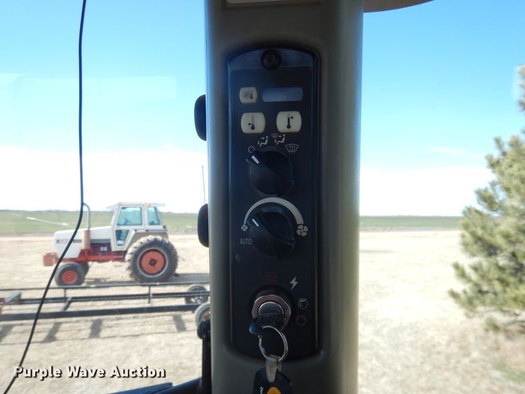 image for item DI3711 2003 Challenger MT765  tractor