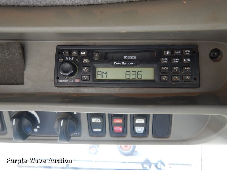 image for item DI3711 2003 Challenger MT765  tractor