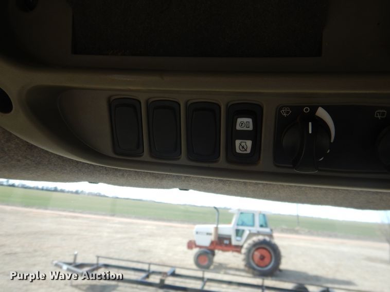 image for item DI3711 2003 Challenger MT765  tractor