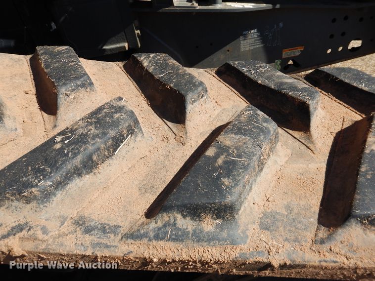 image for item DI3711 2003 Challenger MT765  tractor