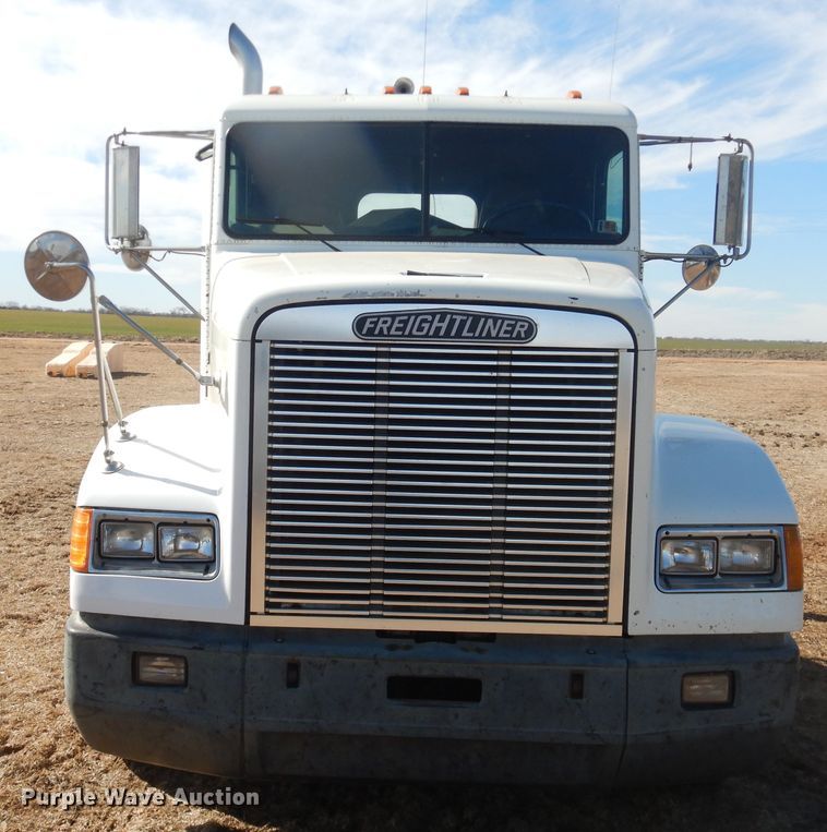 image for item DI3714 1994 Freightliner FLD  semi truck