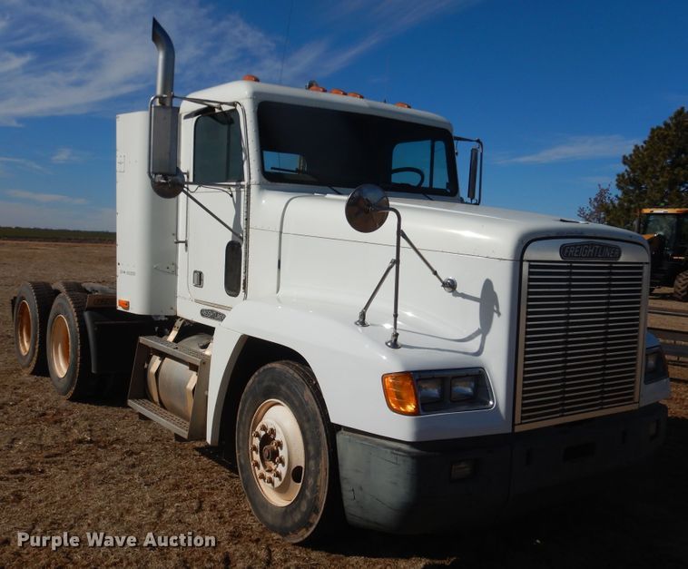 image for item DI3714 1994 Freightliner FLD  semi truck