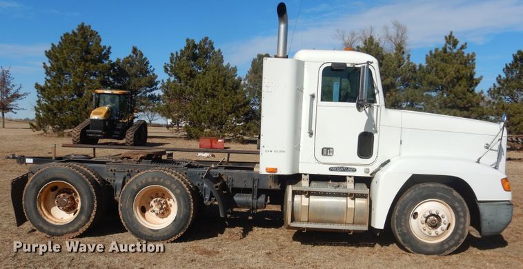 image for item DI3714 1994 Freightliner FLD  semi truck