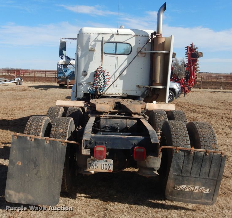 image for item DI3714 1994 Freightliner FLD  semi truck