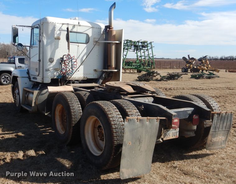 image for item DI3714 1994 Freightliner FLD  semi truck