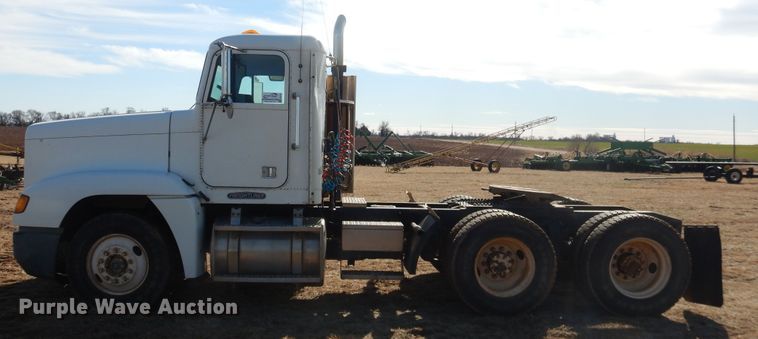 image for item DI3714 1994 Freightliner FLD  semi truck