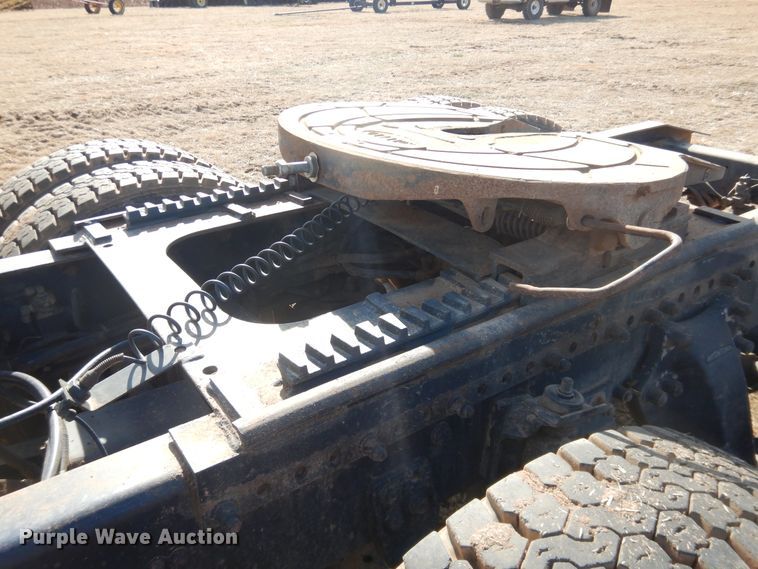 image for item DI3714 1994 Freightliner FLD  semi truck