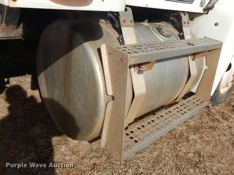 image for item DI3714 1994 Freightliner FLD  semi truck