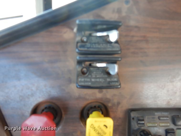 image for item DI3714 1994 Freightliner FLD  semi truck