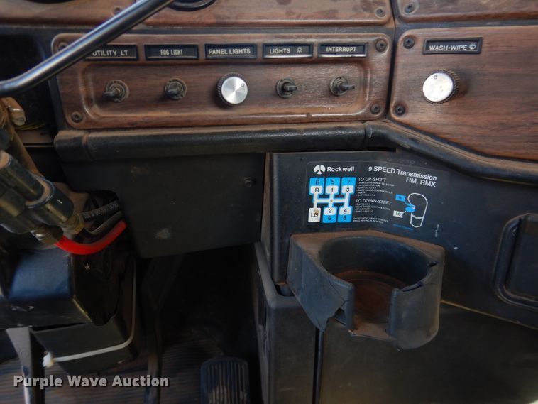 image for item DI3714 1994 Freightliner FLD  semi truck