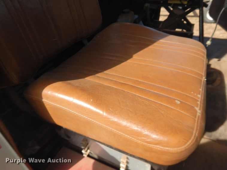 image for item DI3714 1994 Freightliner FLD  semi truck