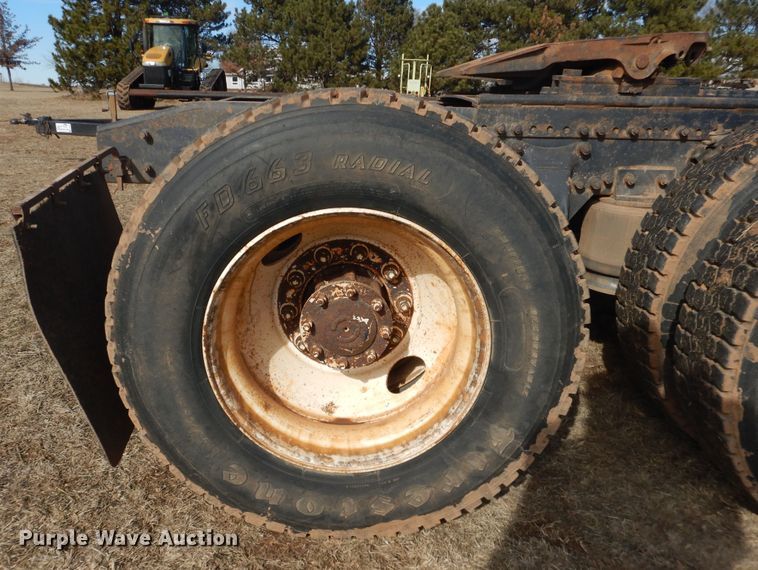 image for item DI3714 1994 Freightliner FLD  semi truck