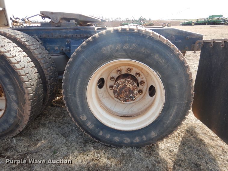 image for item DI3714 1994 Freightliner FLD  semi truck