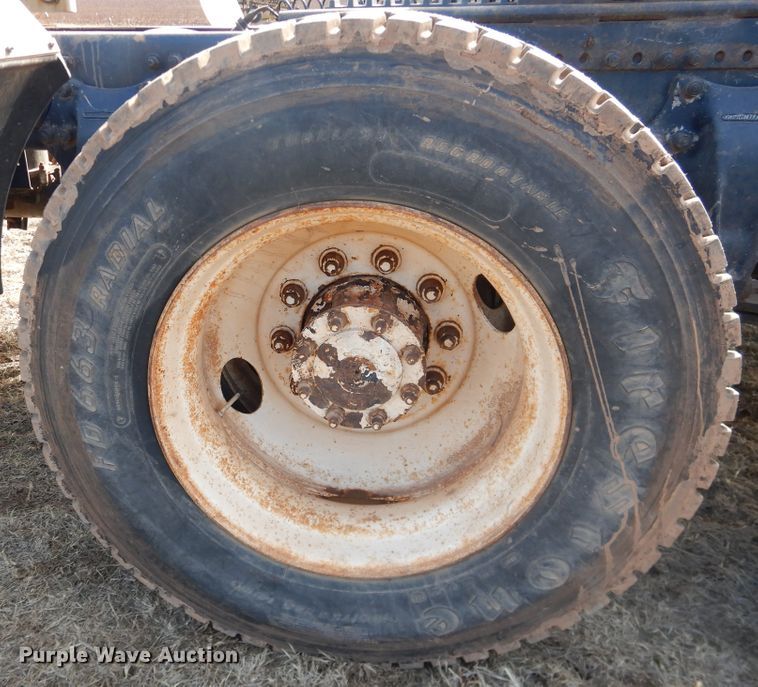 image for item DI3714 1994 Freightliner FLD  semi truck