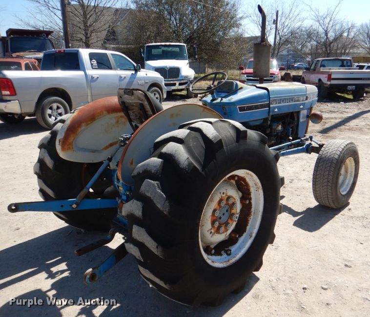 image for item DJ0388 1989 Ford 3910  tractor