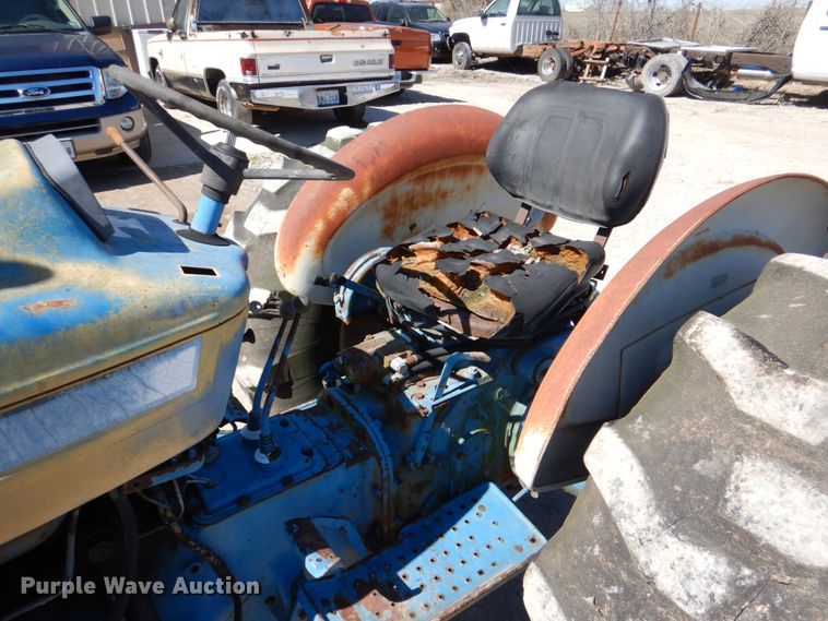 image for item DJ0388 1989 Ford 3910  tractor