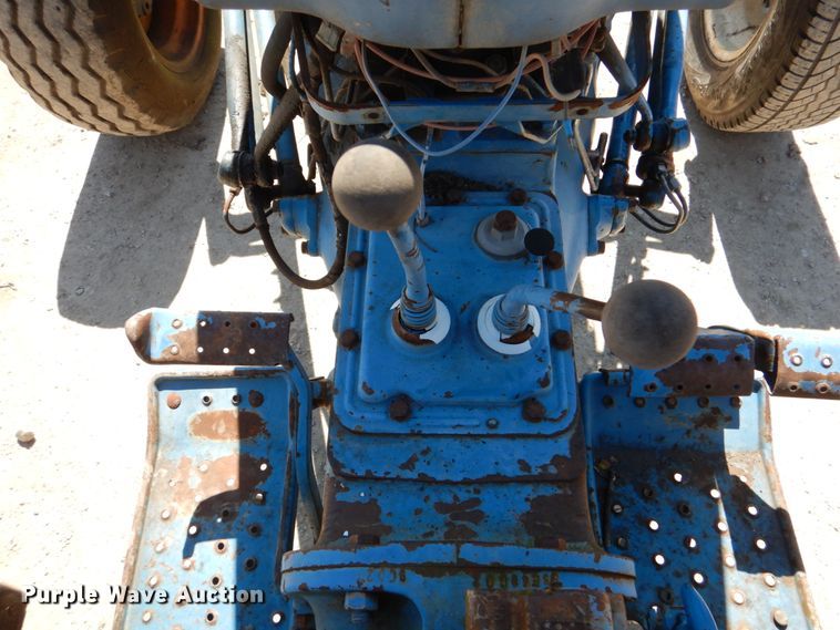 image for item DJ0388 1989 Ford 3910  tractor