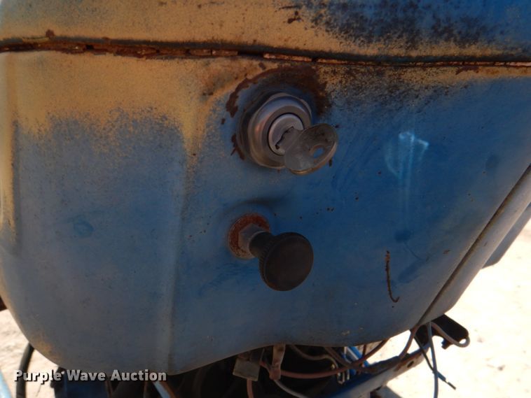 image for item DJ0388 1989 Ford 3910  tractor