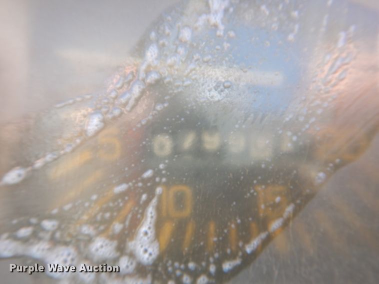 image for item DJ0388 1989 Ford 3910  tractor