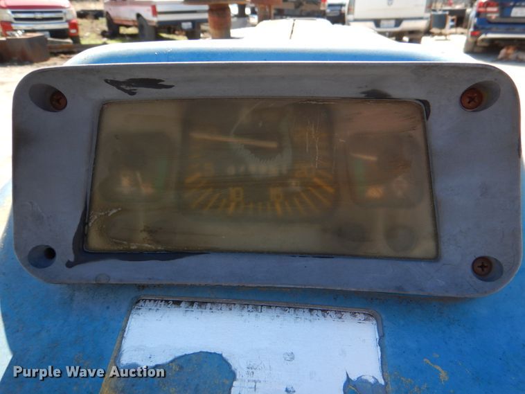 image for item DJ0388 1989 Ford 3910  tractor