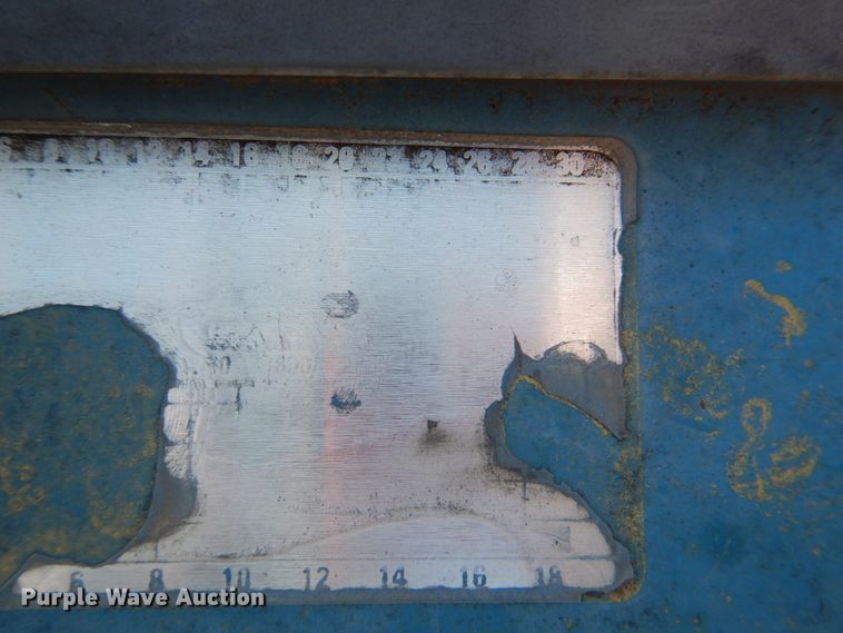 image for item DJ0388 1989 Ford 3910  tractor