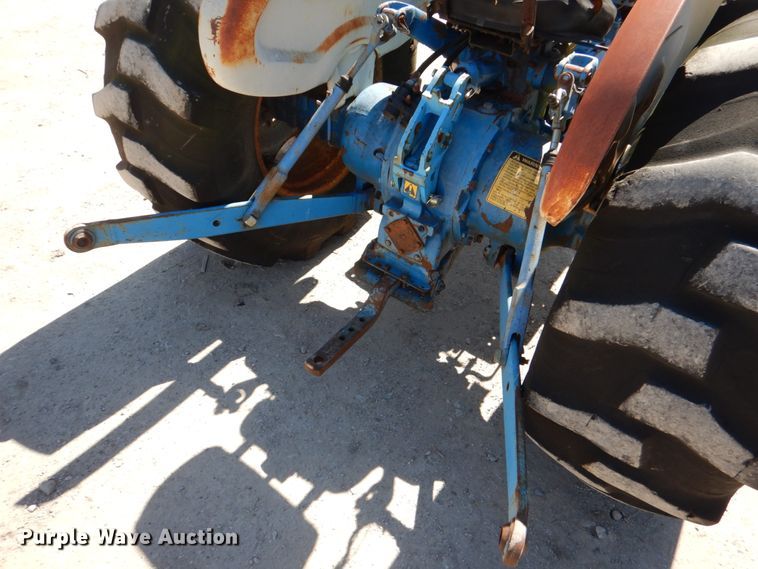 image for item DJ0388 1989 Ford 3910  tractor