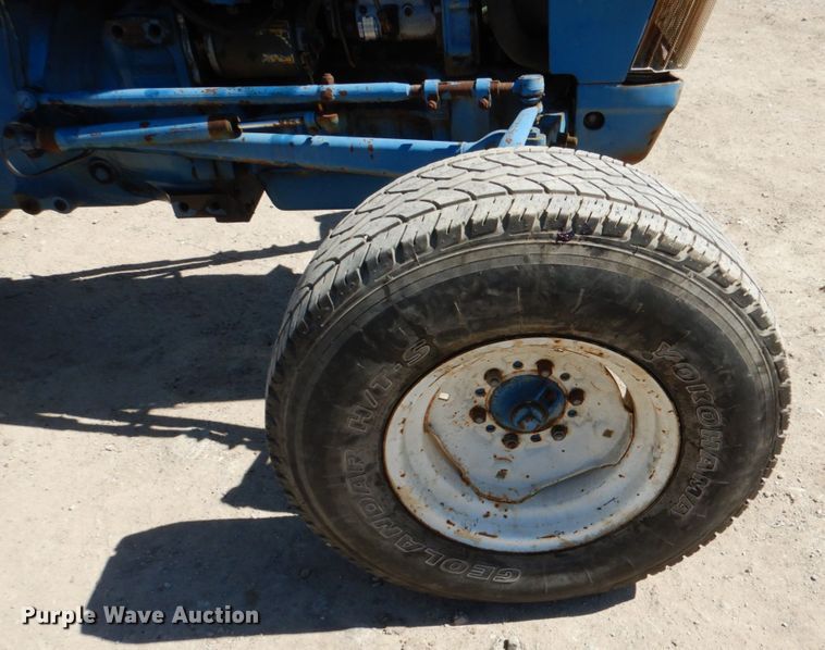 image for item DJ0388 1989 Ford 3910  tractor