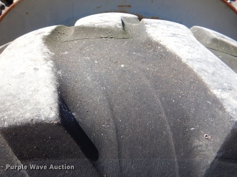 image for item DJ0388 1989 Ford 3910  tractor