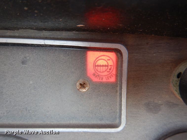 image for item DJ0389 1978 Massey Ferguson 2675  tractor