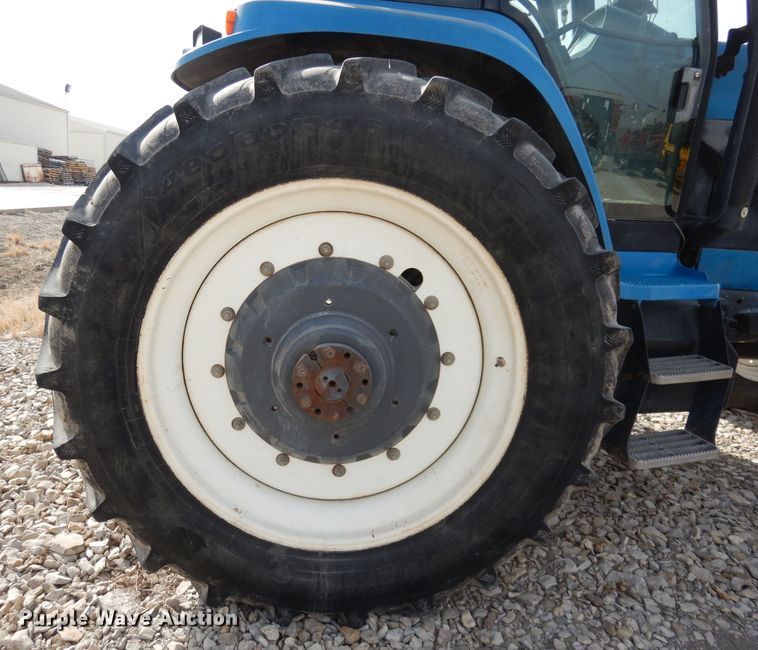 image for item DJ2864 1994 Ford 8970  MFWD tractor