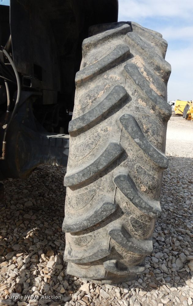 image for item DJ2864 1994 Ford 8970  MFWD tractor