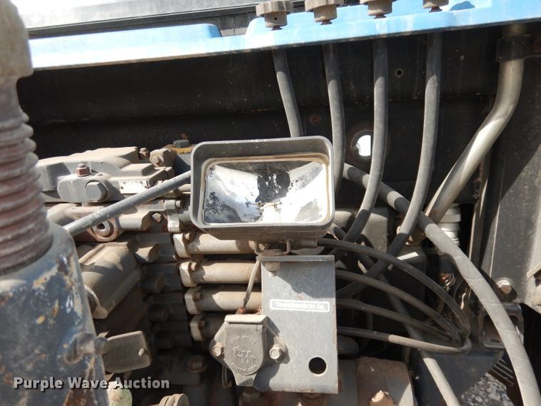 image for item DJ2864 1994 Ford 8970  MFWD tractor