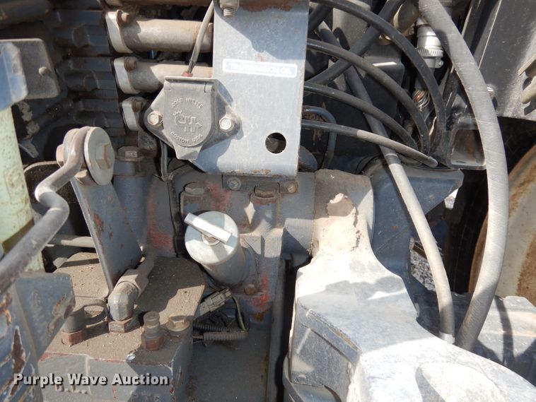 image for item DJ2864 1994 Ford 8970  MFWD tractor