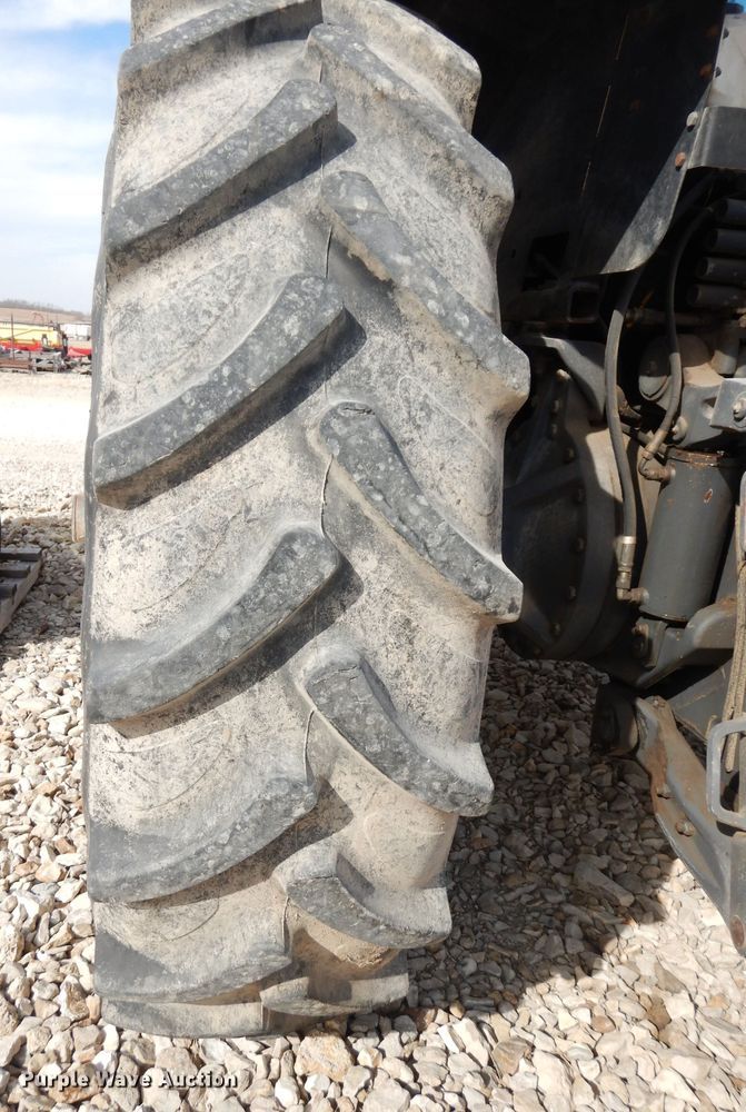 image for item DJ2864 1994 Ford 8970  MFWD tractor