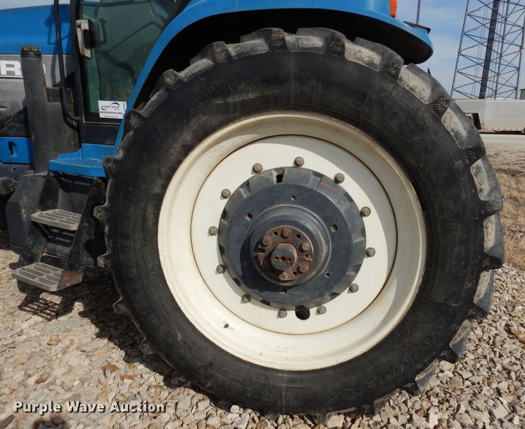 image for item DJ2864 1994 Ford 8970  MFWD tractor