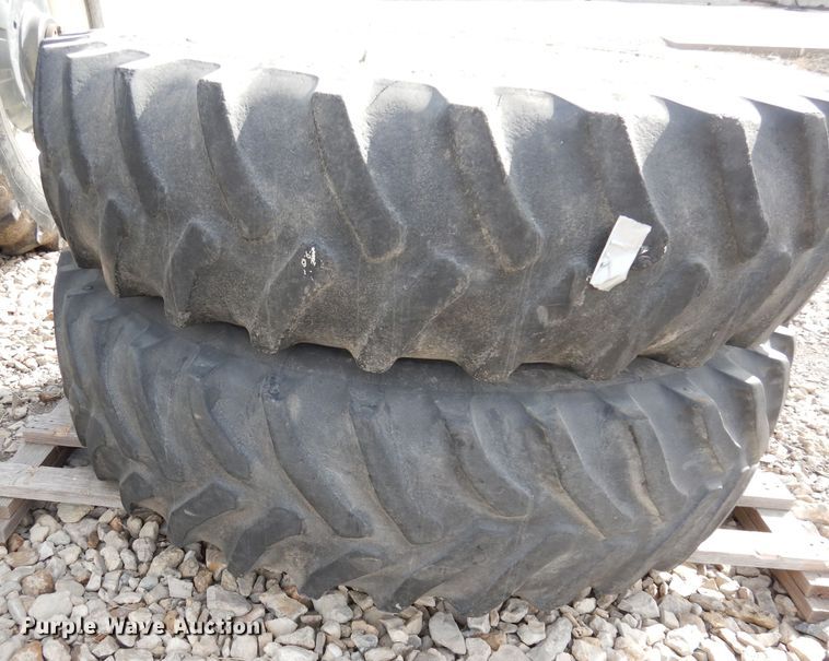 image for item DJ2864 1994 Ford 8970  MFWD tractor