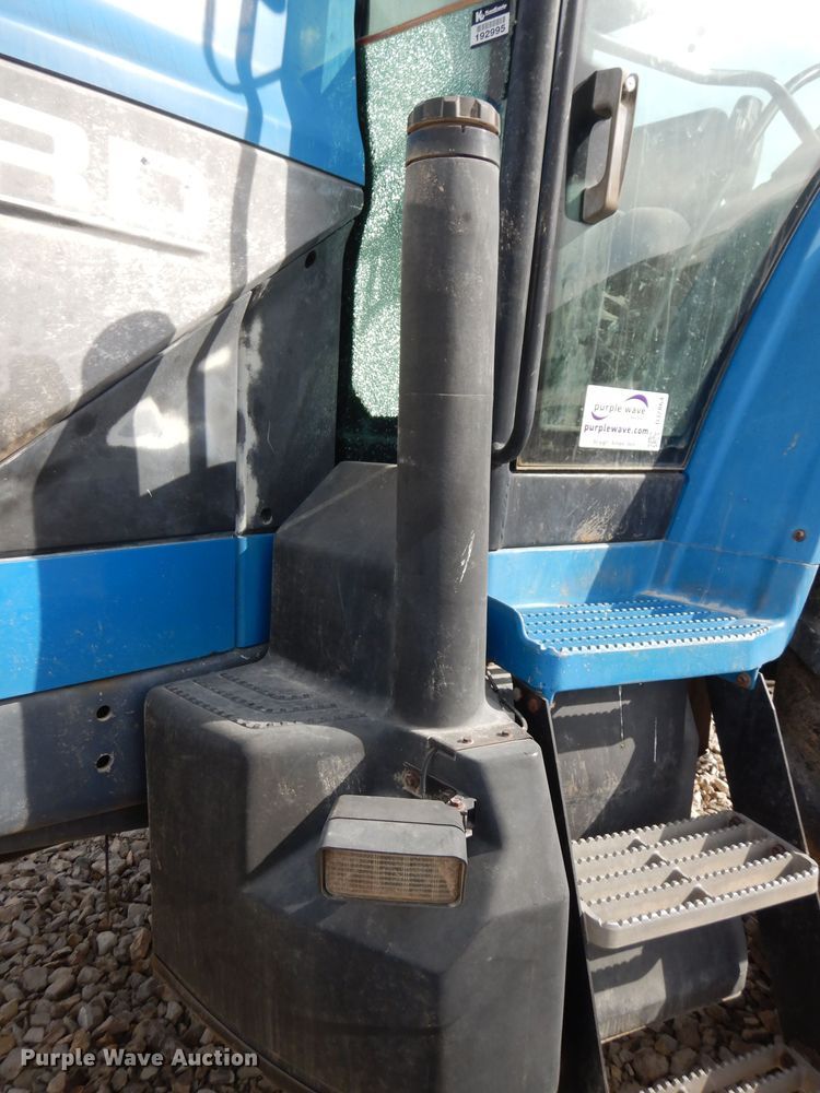 image for item DJ2864 1994 Ford 8970  MFWD tractor