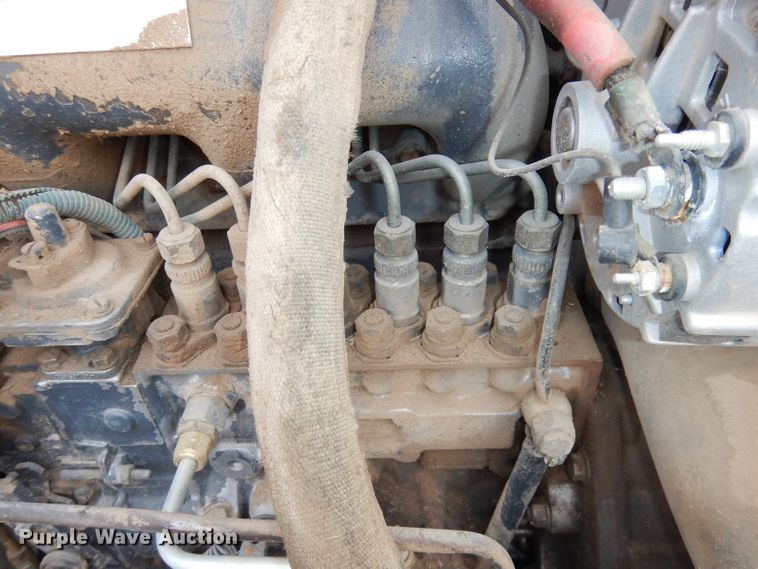 image for item DJ2864 1994 Ford 8970  MFWD tractor