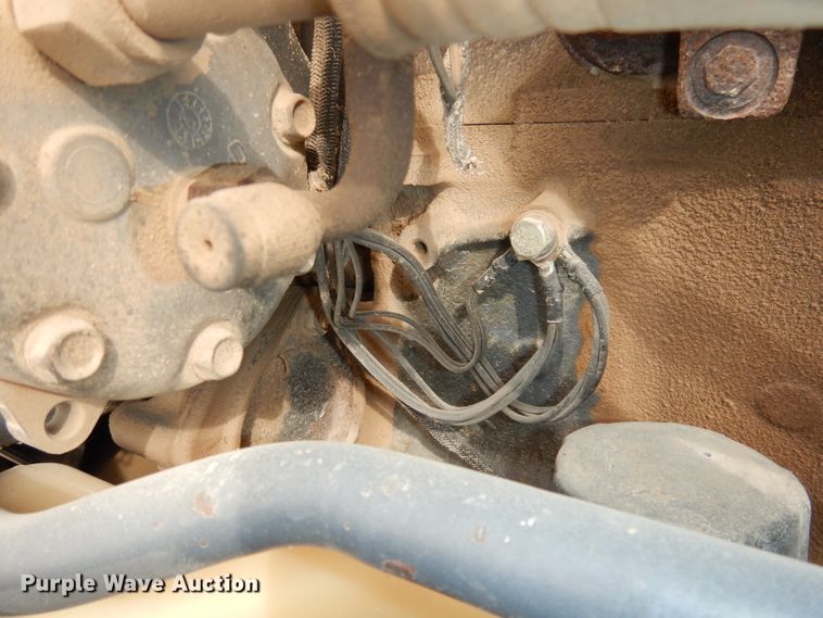 image for item DJ2864 1994 Ford 8970  MFWD tractor