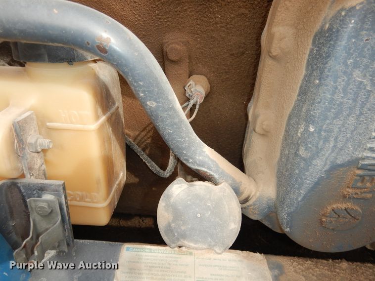 image for item DJ2864 1994 Ford 8970  MFWD tractor