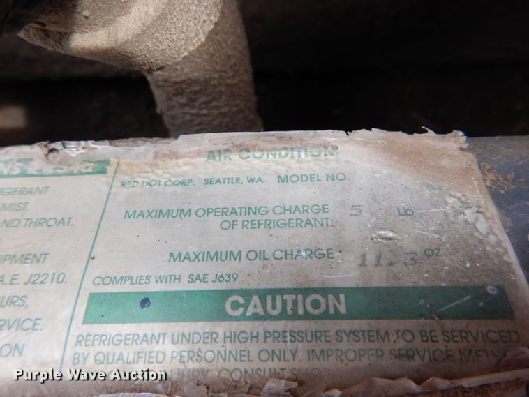 image for item DJ2864 1994 Ford 8970  MFWD tractor