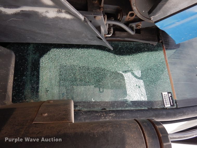 image for item DJ2864 1994 Ford 8970  MFWD tractor