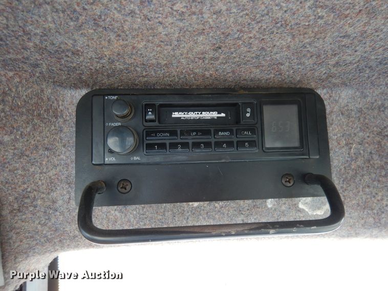 image for item DJ2864 1994 Ford 8970  MFWD tractor